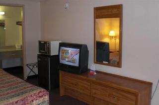 Knights Inn Columbus/Franklinton Extérieur photo