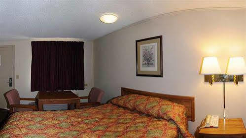 Knights Inn Columbus/Franklinton Extérieur photo